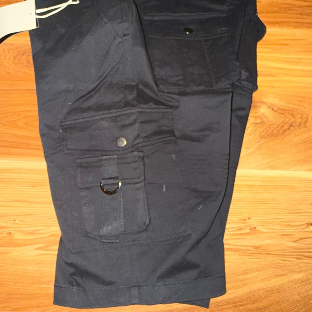 Flamingals cargo shorts - Picture 8 of 9